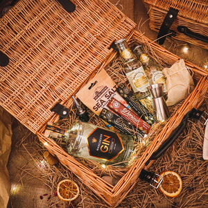 Personalised Manchester Gin Premium Gift Hamper