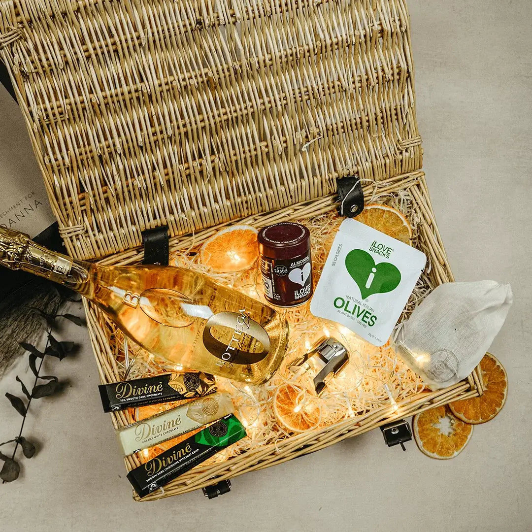 Personalised Bottega Alcohol Free Sparkling White Premium Gift Hamper