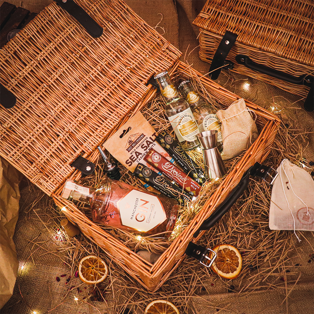 Personalised Manchester Gin Premium Gift Hamper